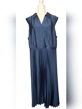Eloquii Midi Dress With Pleated Skirt Navy Blue Size 20 Lightweight Flowy *READ